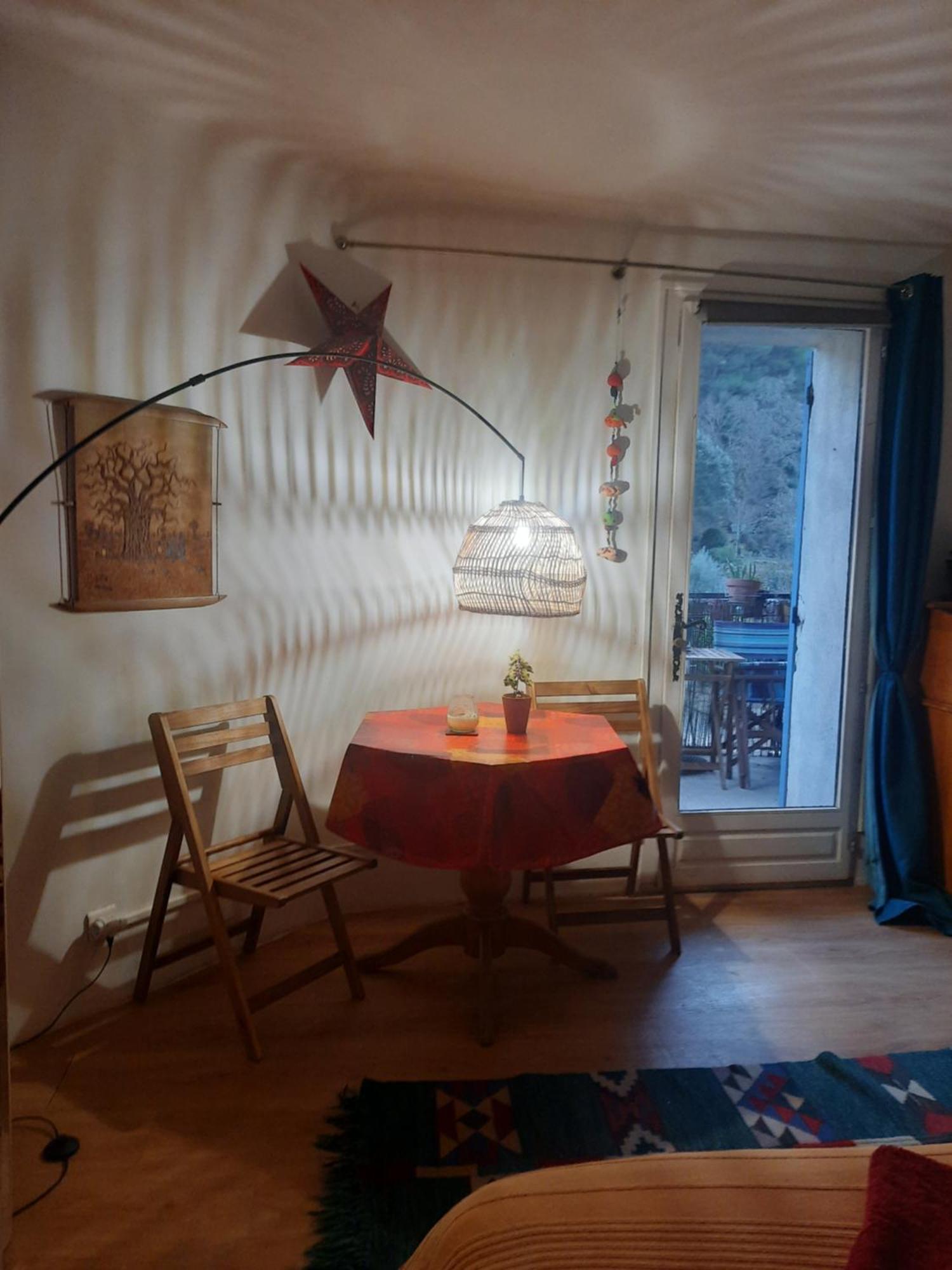 Aude En Provence Bed & Breakfast Meyrargues Dış mekan fotoğraf